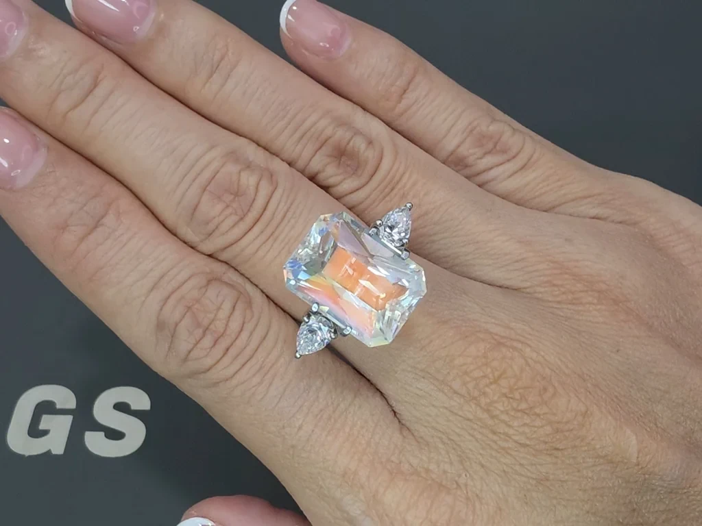 Rainbow moonstone cushion cut 11.93 carats, Madagascar Image №5