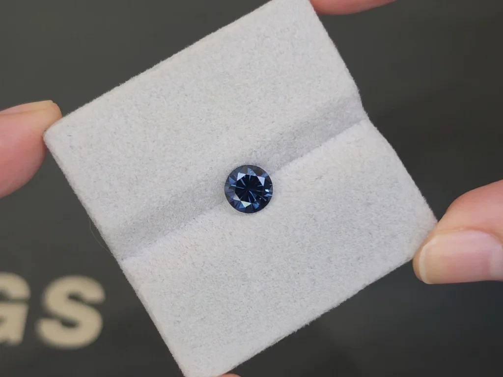 Blue spinel round cut 1.25 carats, Tanzania Image №4