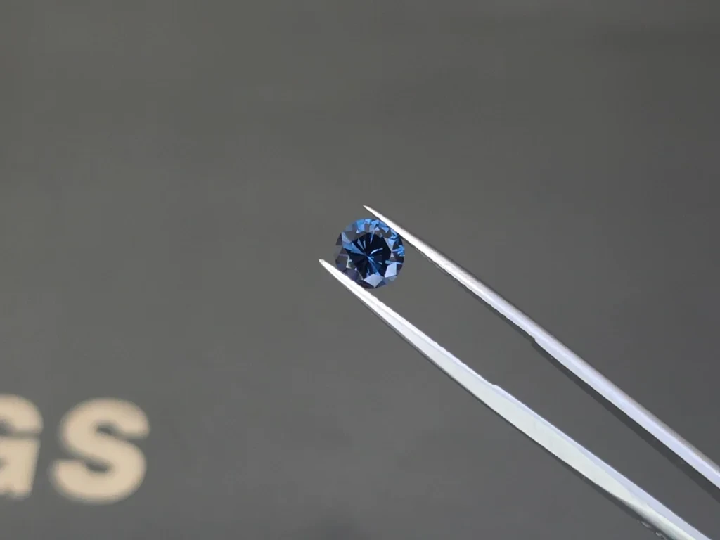 Blue spinel round cut 1.25 carats, Tanzania Image №3
