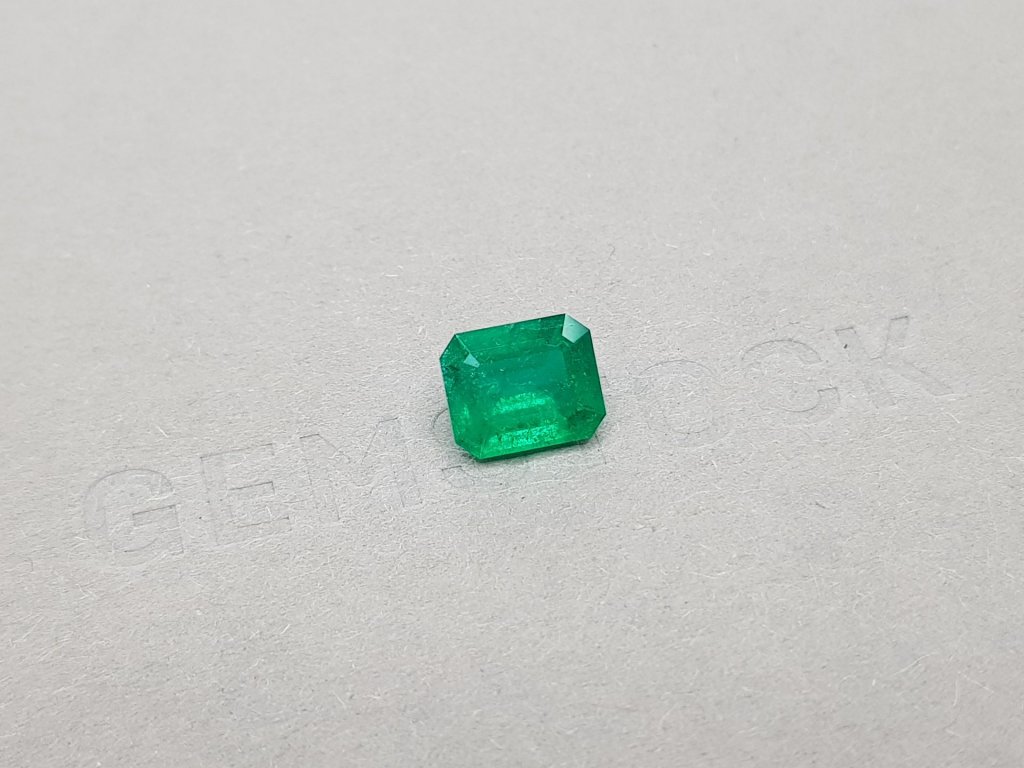 Vivid Green emerald octagon shape 1.83 ct, Colombia Image №4