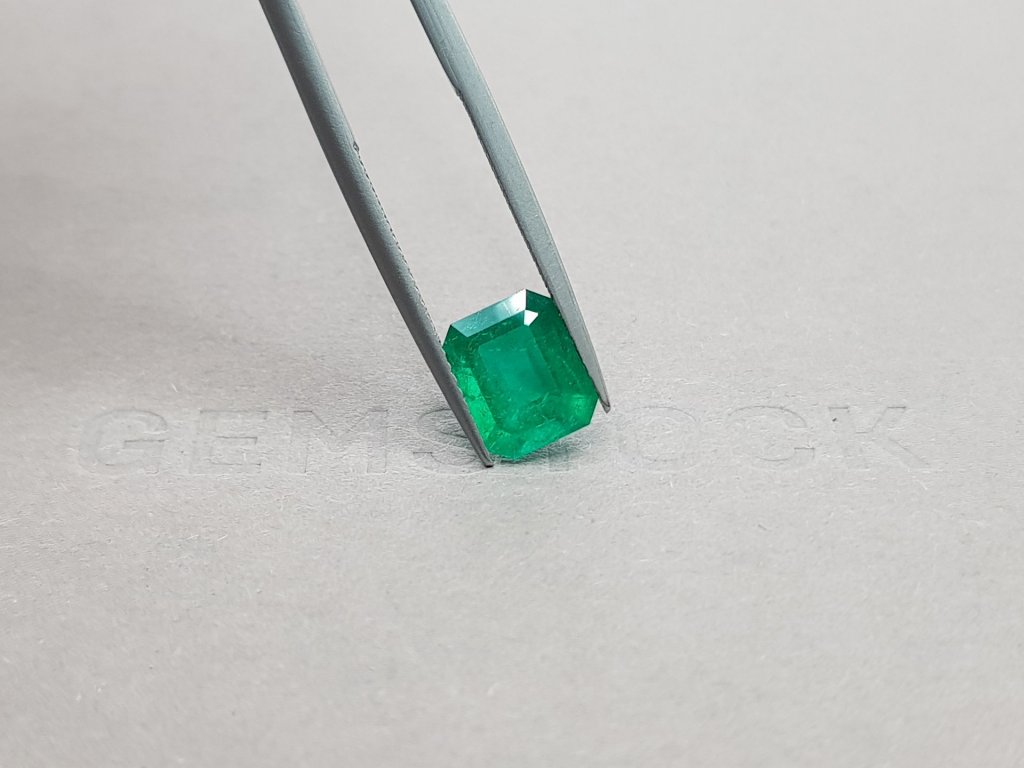 Vivid Green emerald octagon shape 1.83 ct, Colombia Image №5