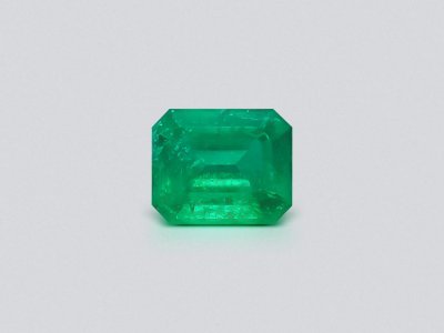 Vivid Green emerald octagon shape 1.83 ct, Colombia photo