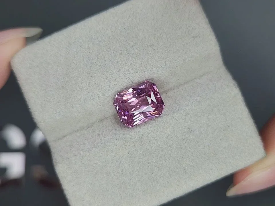 Lavender spinel in radiant cut 4.15 carats, Tanzania Image №4