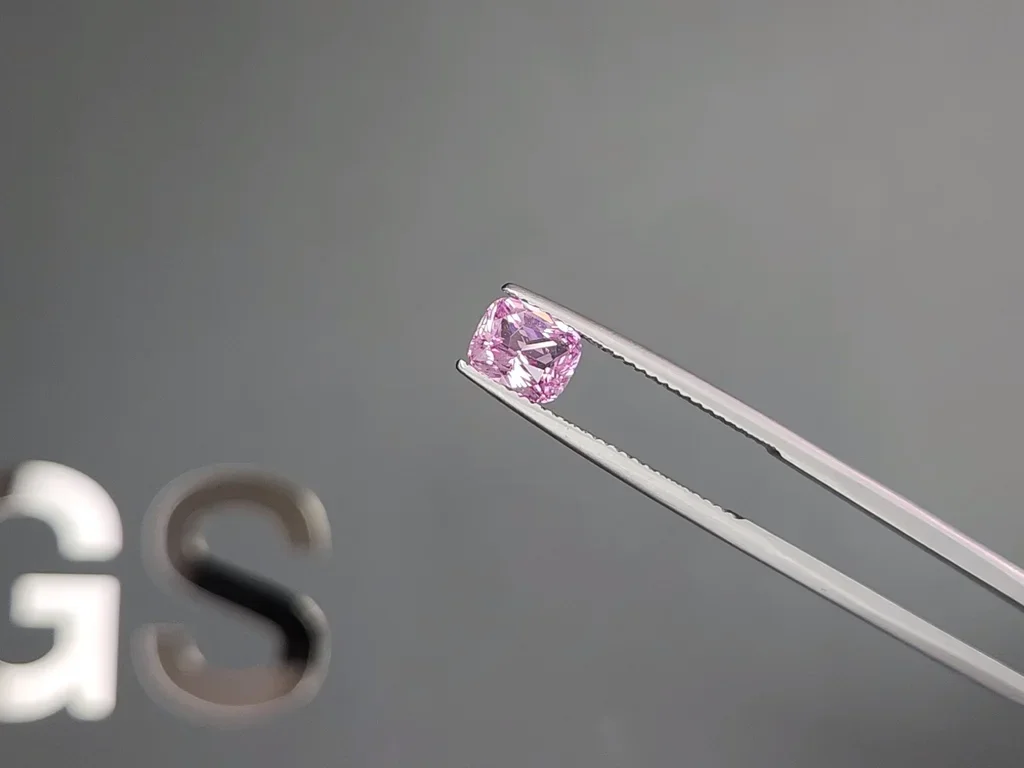 Unheated Baby pink sapphire in cushion cut 1.55 carats, Madagascar Image №3