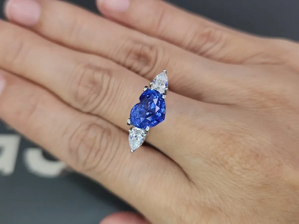 Sapphire Cornflower Blue heart shape 4.57 carats, Sri Lanka Image №5