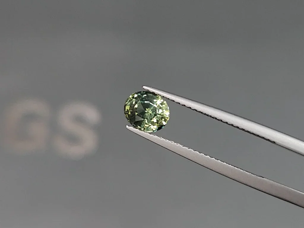 Green sapphire oval cut 1.34 carats, Sri Lanka Image №3