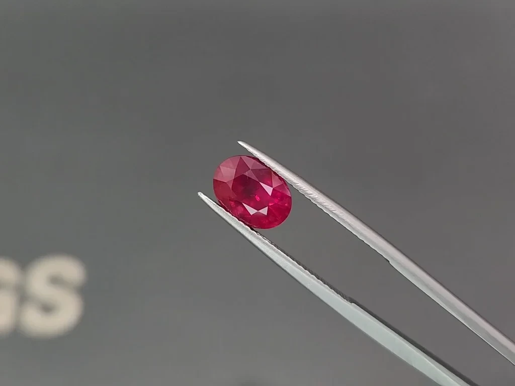 Unheated ruby Pigeon's blood oval cut 3.11 carats, Mozambique Image №3