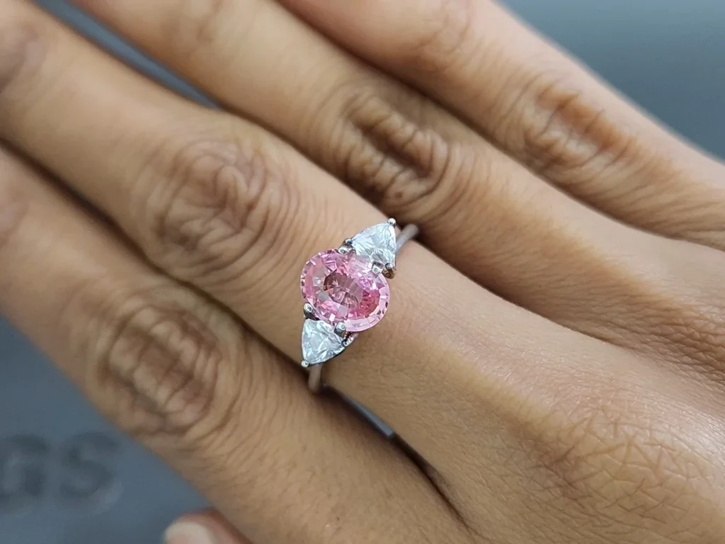 Padparadscha sapphire in oval cut 1.67 carats, Madagascar Image №5