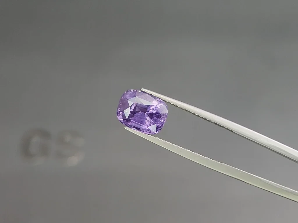 Unheated Lavender sapphire cushion cut  5.05 carats, Madagascar Image №3