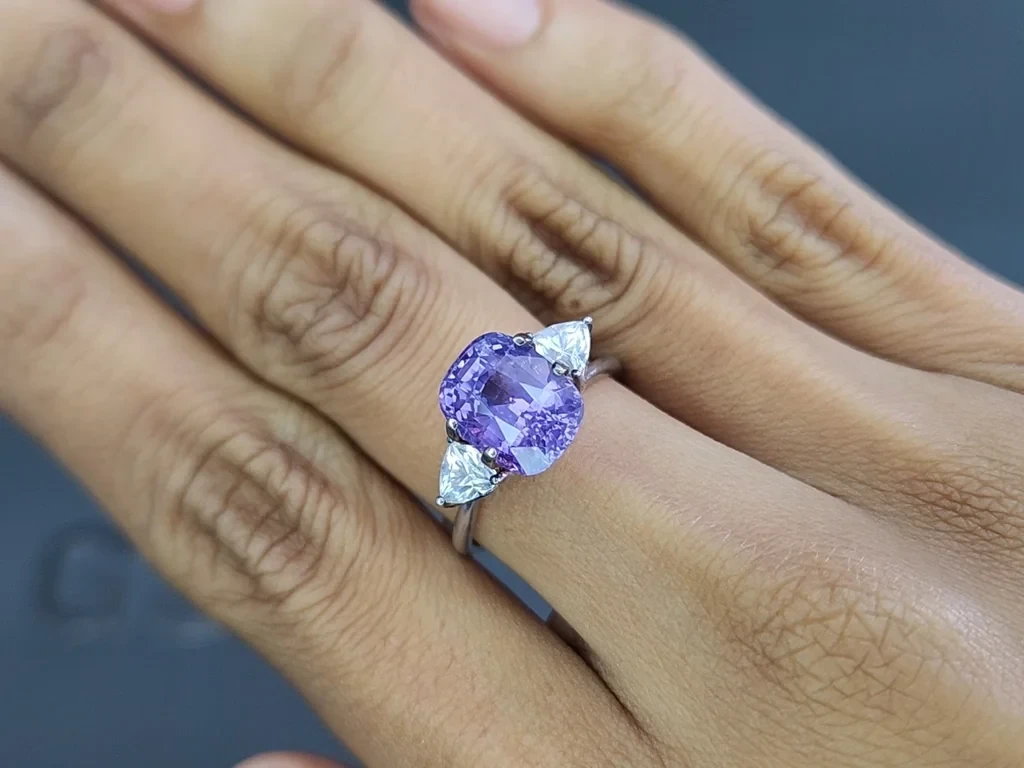 Unheated Lavender sapphire cushion cut  5.05 carats, Madagascar Image №5