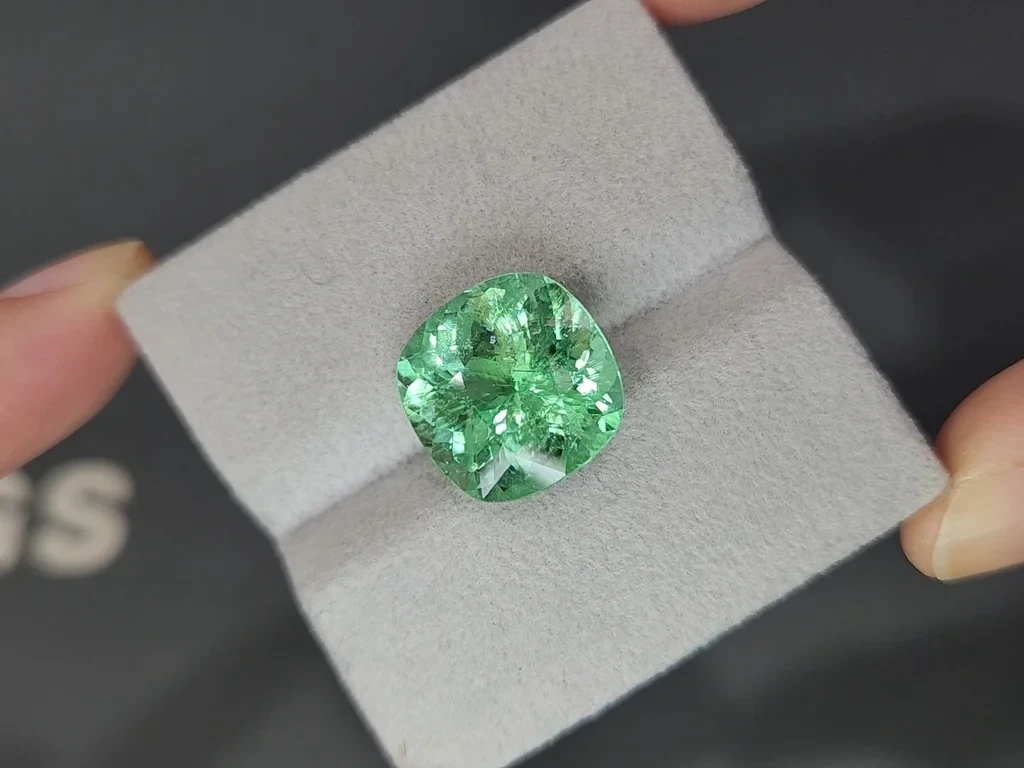 Neon Green Paraiba tourmaline in cushion cut 9,17 carats, Mozambique Image №4