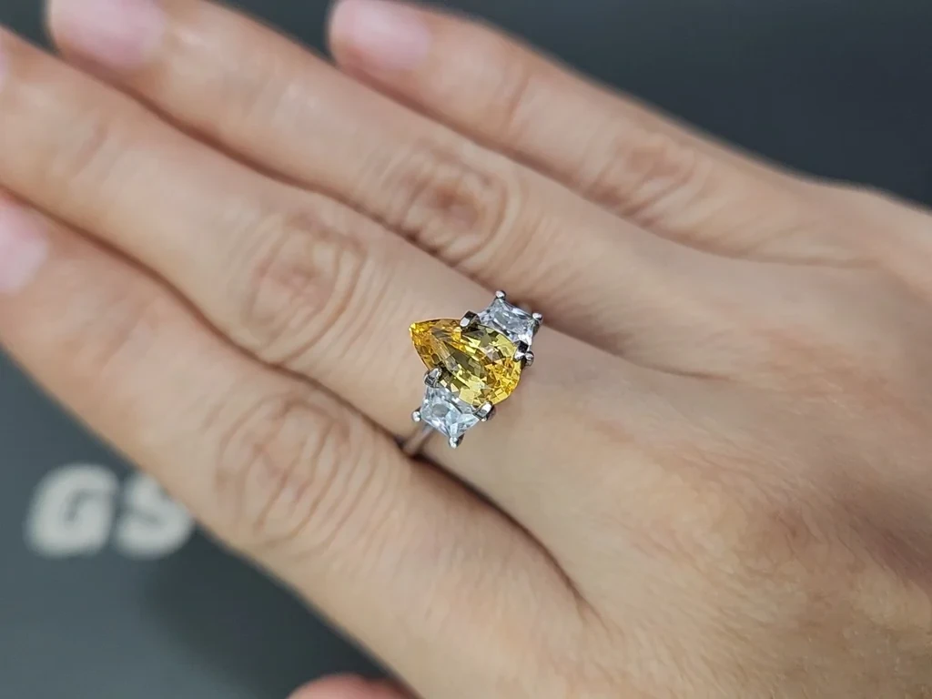 Sapphire Vivid Yellow pear cut 2.02 carats, Sri Lanka Image №5