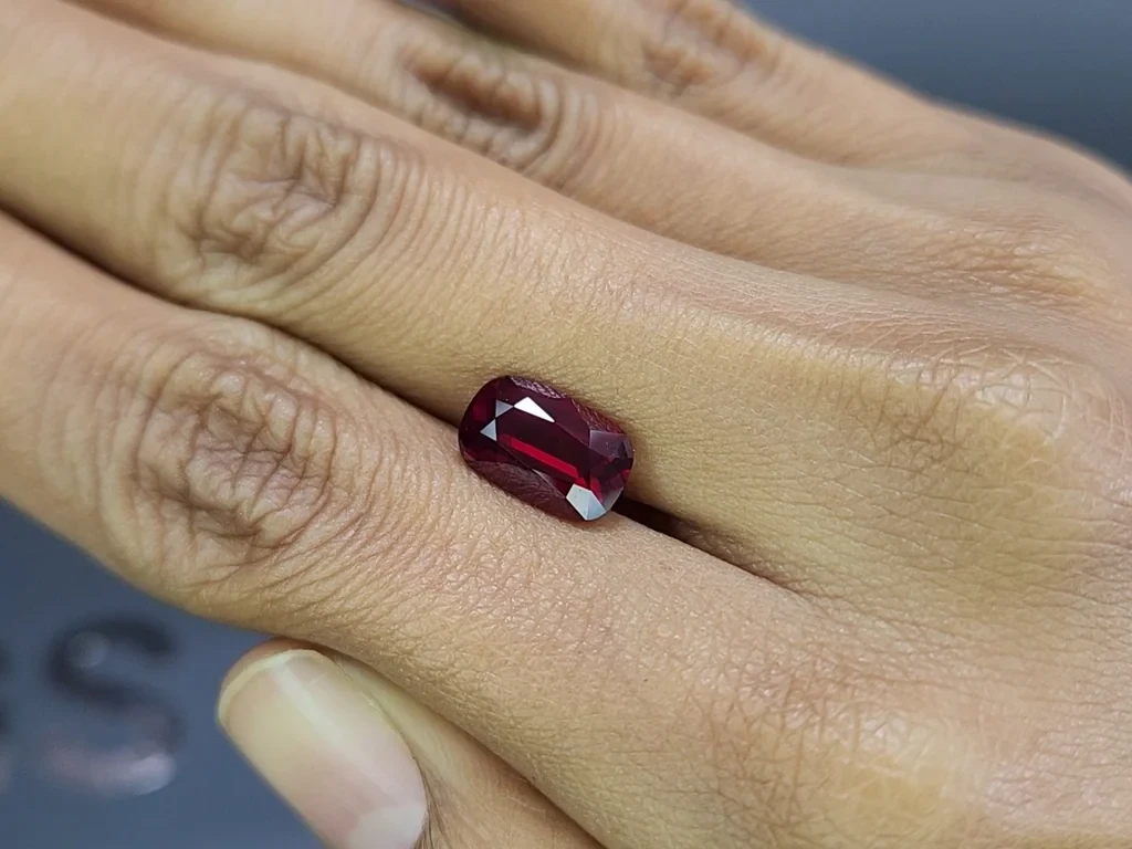 Unheated ruby Pigeon blood cushion cut 5.05 carats, Mozambique Image №2