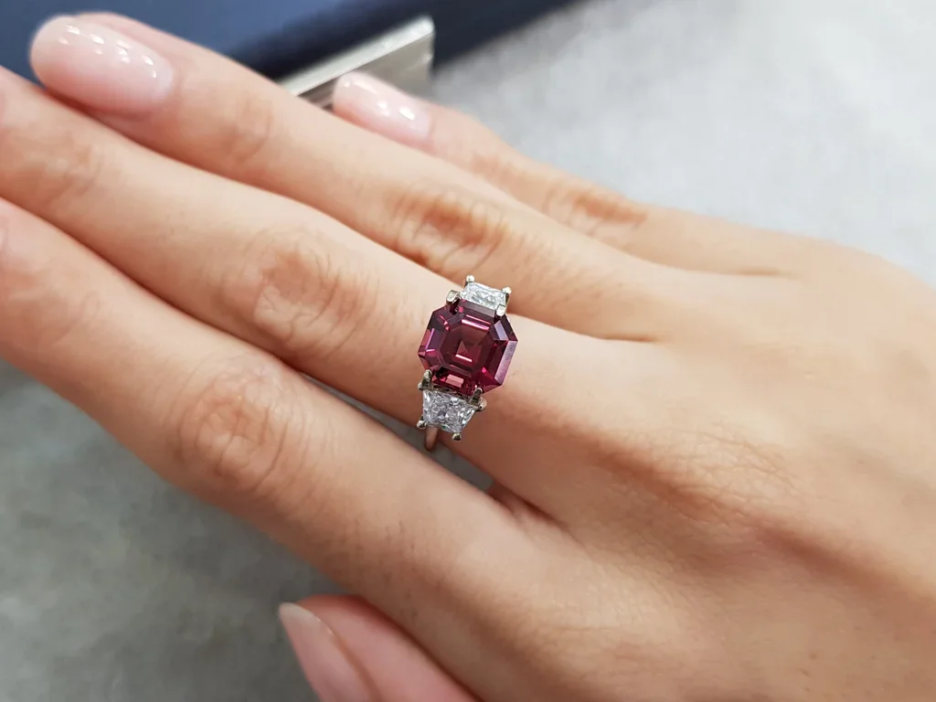 Red-pink octagon cut garnet from Tanzania 3.04 ct Image №3