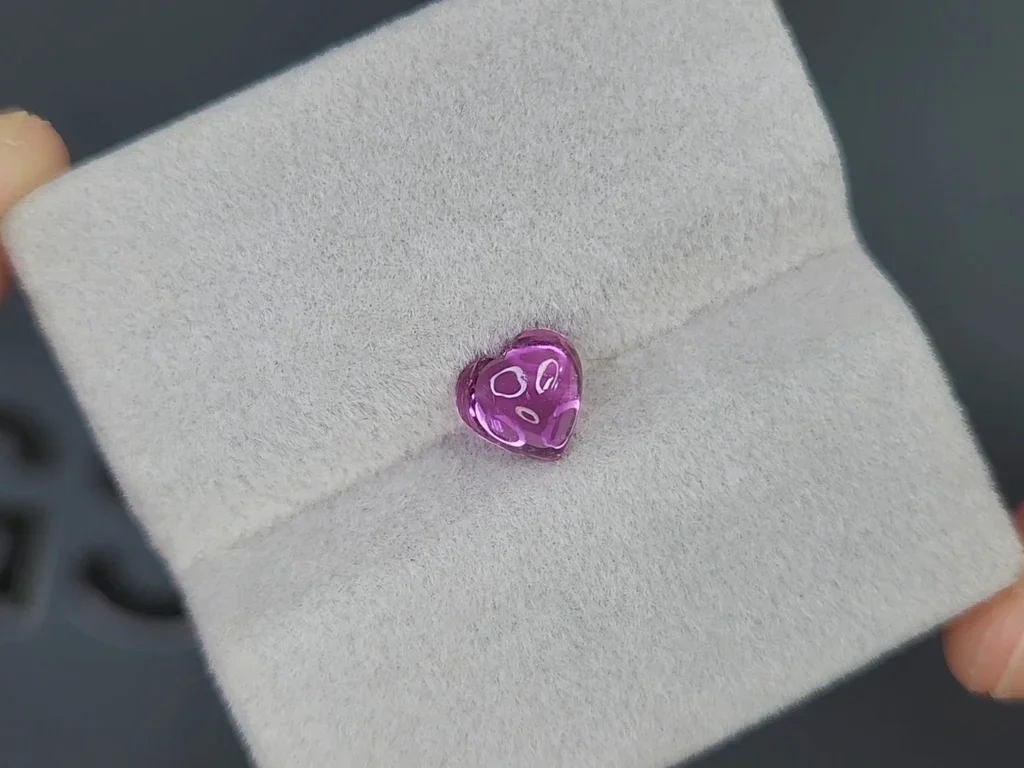 Purple sapphire in heart shape 1.65 carats, Madagascar Image №4