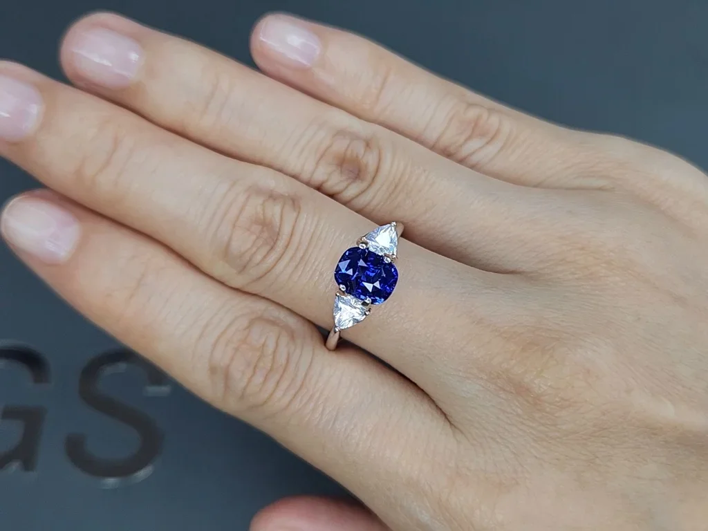 Unheated Royal blue sapphire in cushion cut 2.63 carats, Madagascar  Image №5