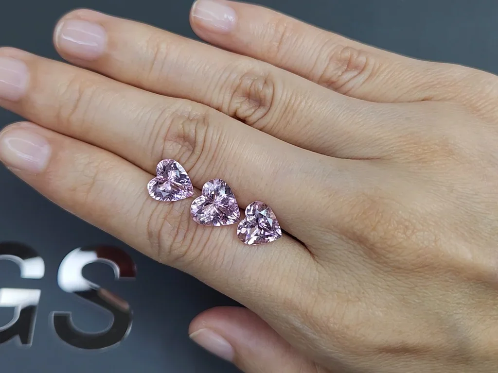 Heart shaped pink morganite set 6.88 carats, Madagascar  Image №2