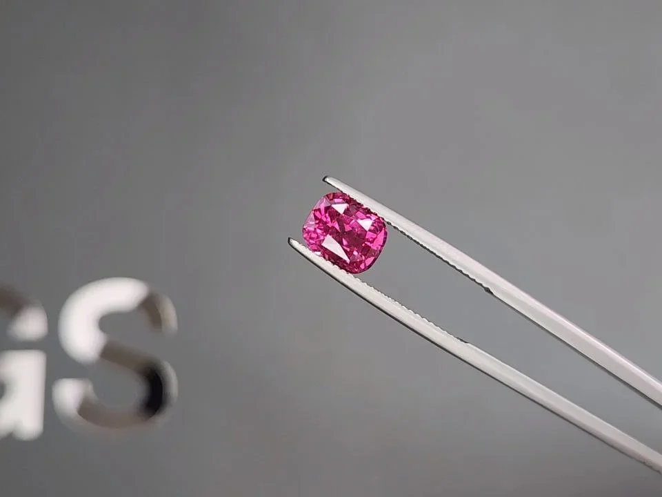 Vivid pink Mahenge spinel in cushion cut 3.02 carats, Tanzania Image №3
