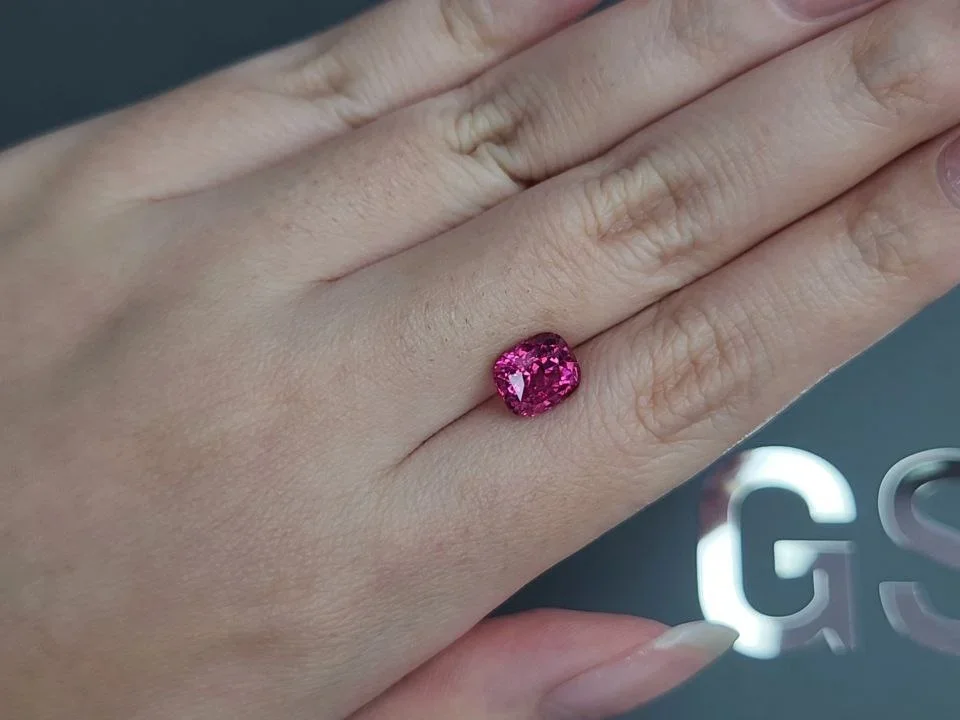 Vivid pink Mahenge spinel in cushion cut 3.02 carats, Tanzania Image №2