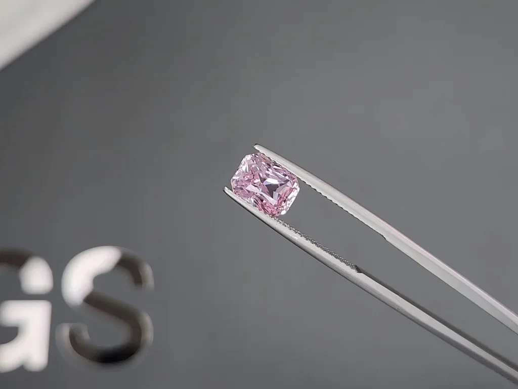Unheated Baby pink sapphire in radiant cut 3.10 carats, Madagascar Image №3