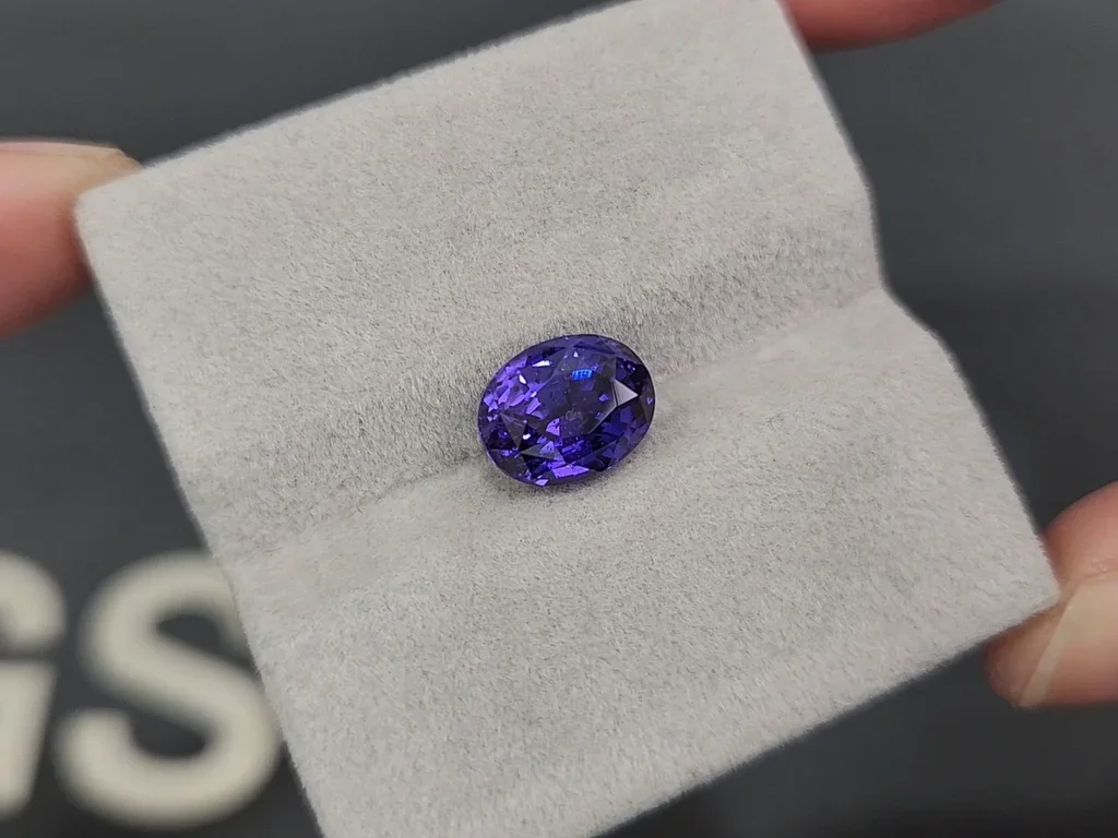 Unheated purple sapphire oval cut 4.20 carats, Sri Lanka Image №4