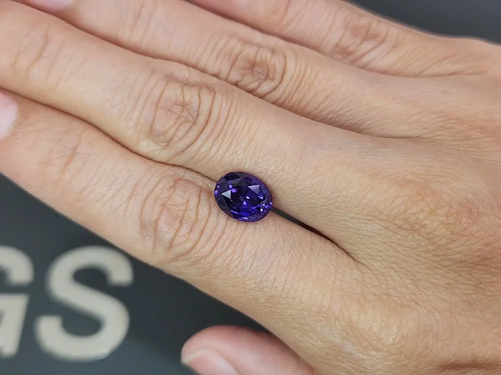 Unheated purple sapphire oval cut 4.20 carats, Sri Lanka Image №2