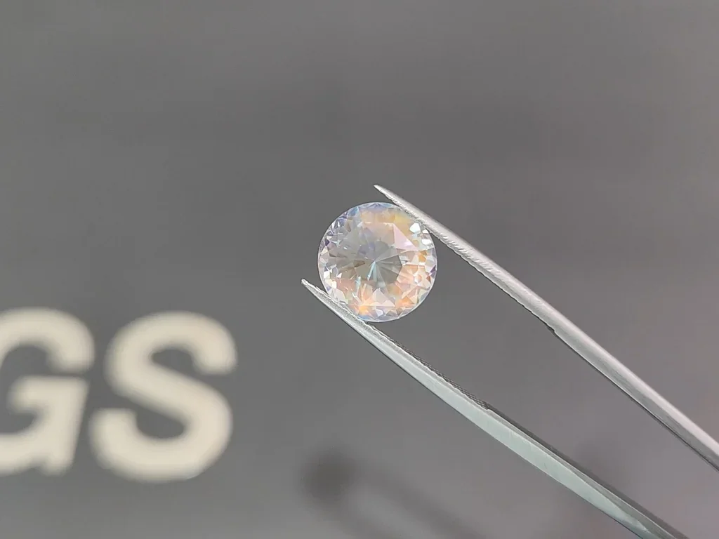Rainbow moonstone round cut 5.74 carats, Madagascar Image №3