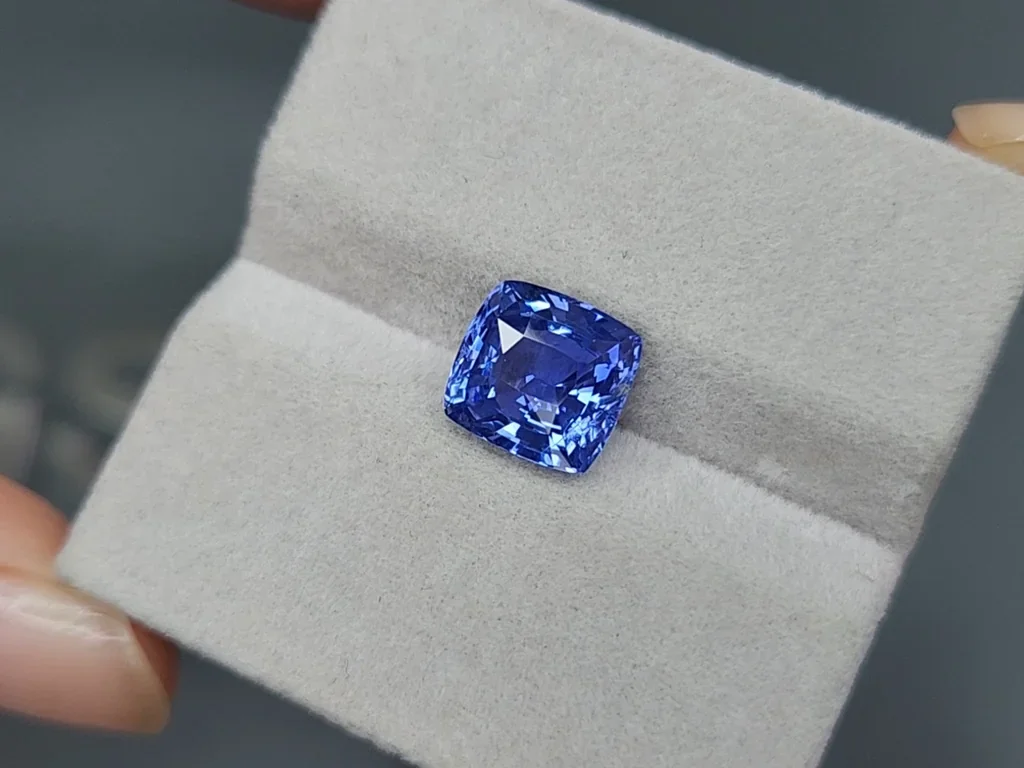 Unheated sapphire Cornflower Blue cushion cut 4.59 carats, Sri Lanka Image №4