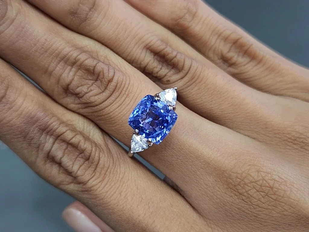 Unheated sapphire Cornflower Blue cushion cut 4.59 carats, Sri Lanka Image №5