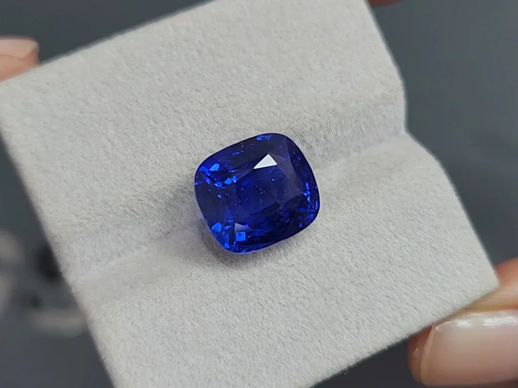 Large blue sapphire cushion cut 11.34 carats, Sri Lanka Image №4