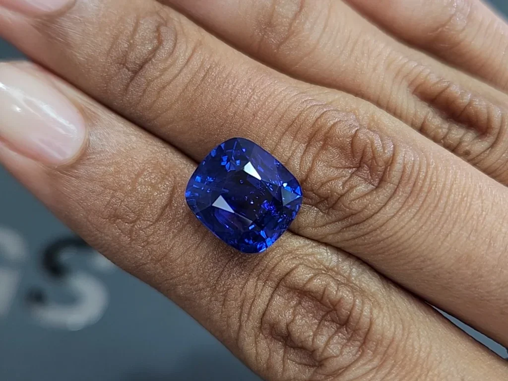Large blue sapphire cushion cut 11.34 carats, Sri Lanka Image №2