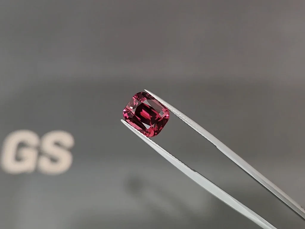 Garnet rhodolite cushion cut 5.31 carats,Tanzania Image №3