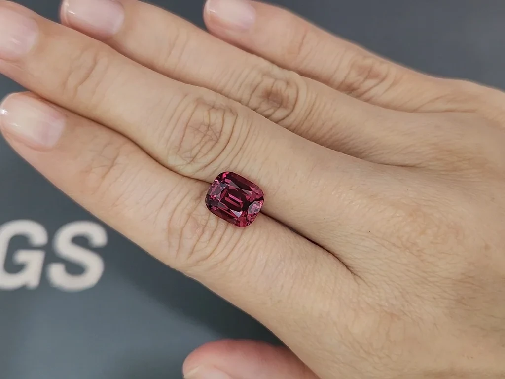Garnet rhodolite cushion cut 5.31 carats,Tanzania Image №2