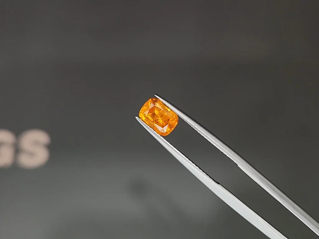Garnet spessartine Fanta Color cushion cut 1.61 carats, Africa Image №3