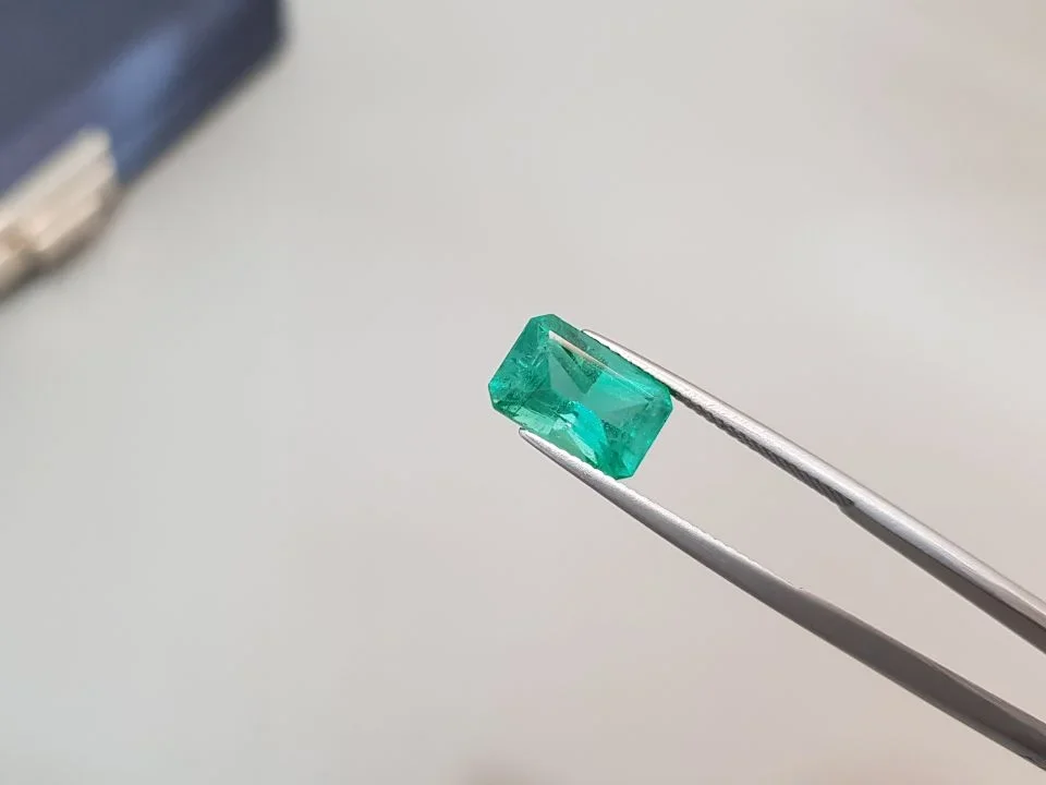 Radiant cut emerald 3.74 carats, Zambia Image №2