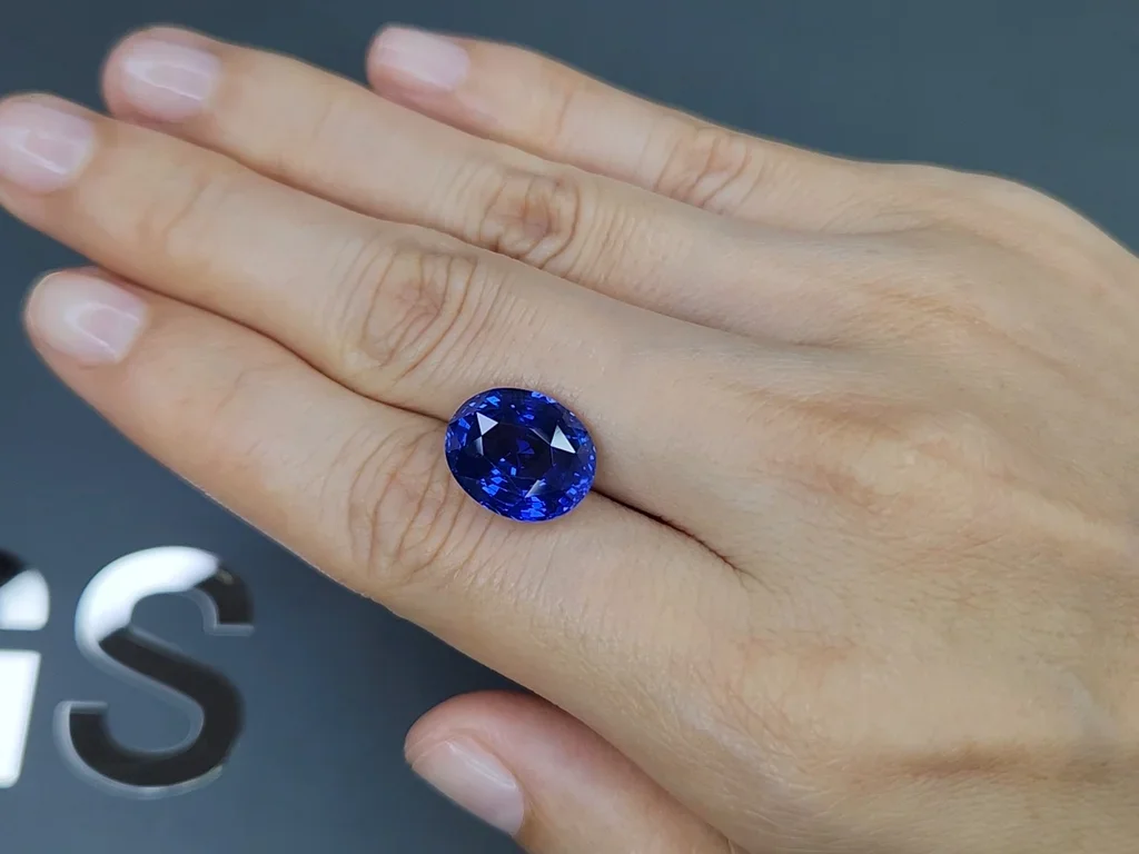 Unheated Royal Blue sapphire in oval cut 10.08 carats, Sri Lanka  Image №2