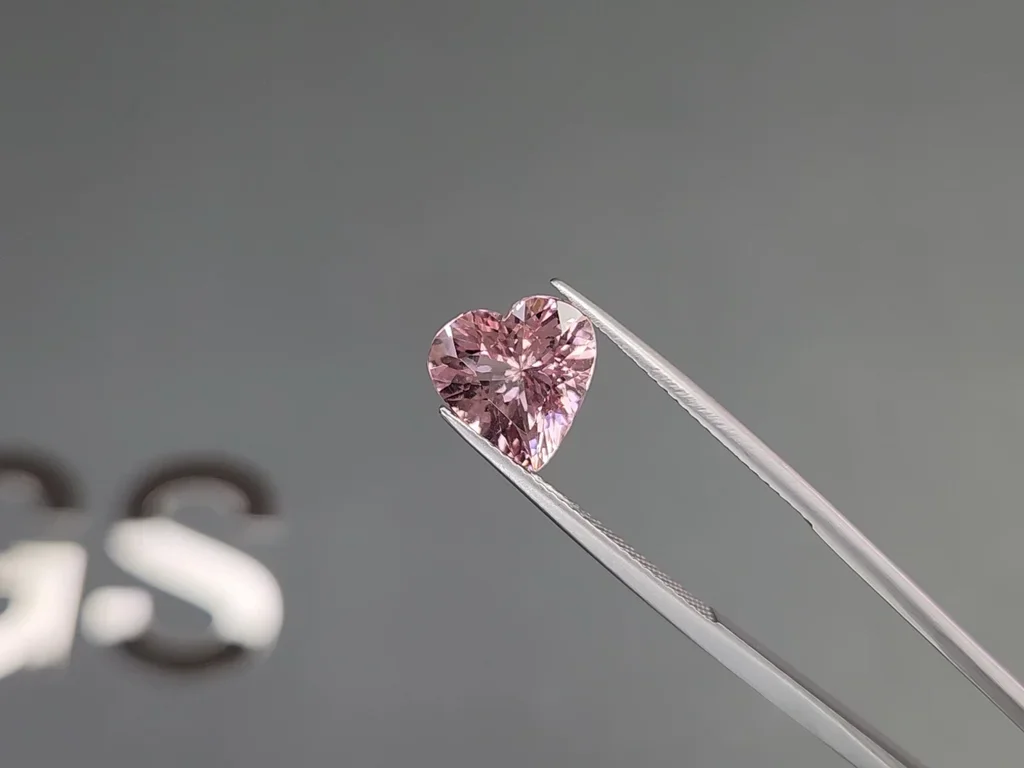 Set of pink morganites in heart shape 6.56 carats, Madagascar  Image №3