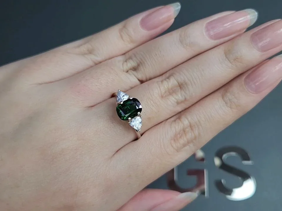 Deep green chrome tourmaline in cushion cut 1.92 carats, Pakistan  Image №5