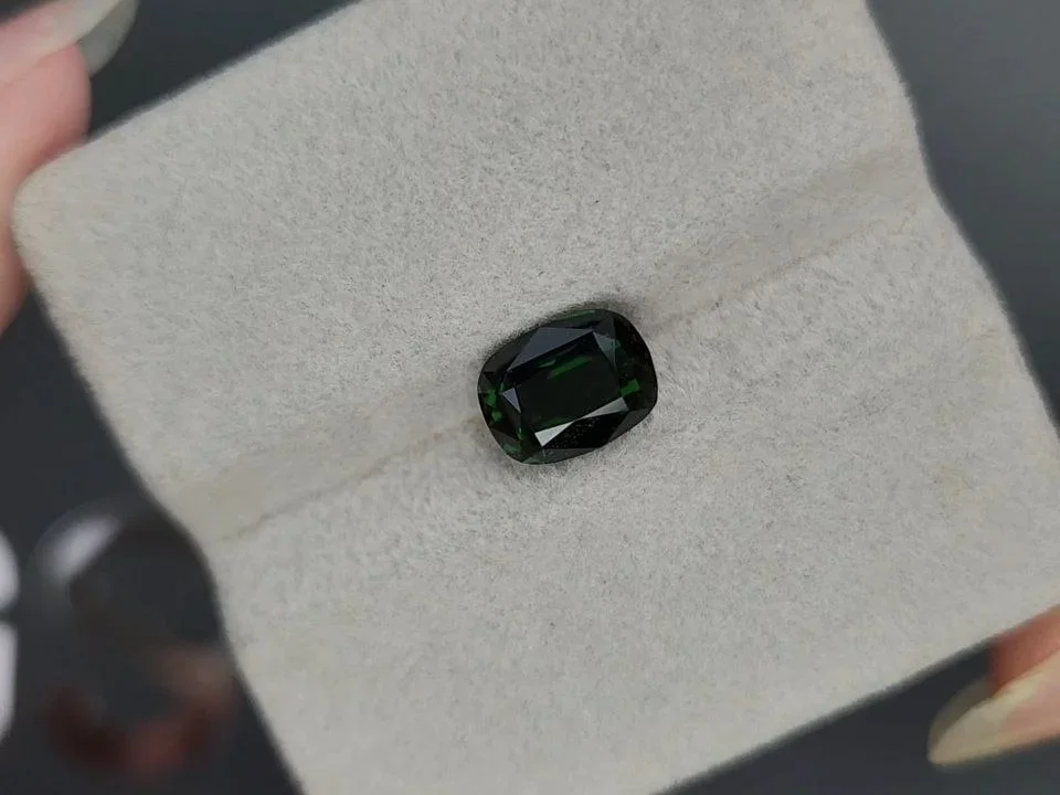 Deep green chrome tourmaline in cushion cut 1.92 carats, Pakistan  Image №4