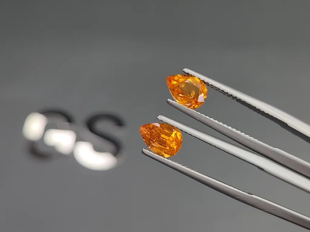 Pair of spessartines Fanta color pear cut 2.90 carats, Nigeria Image №3