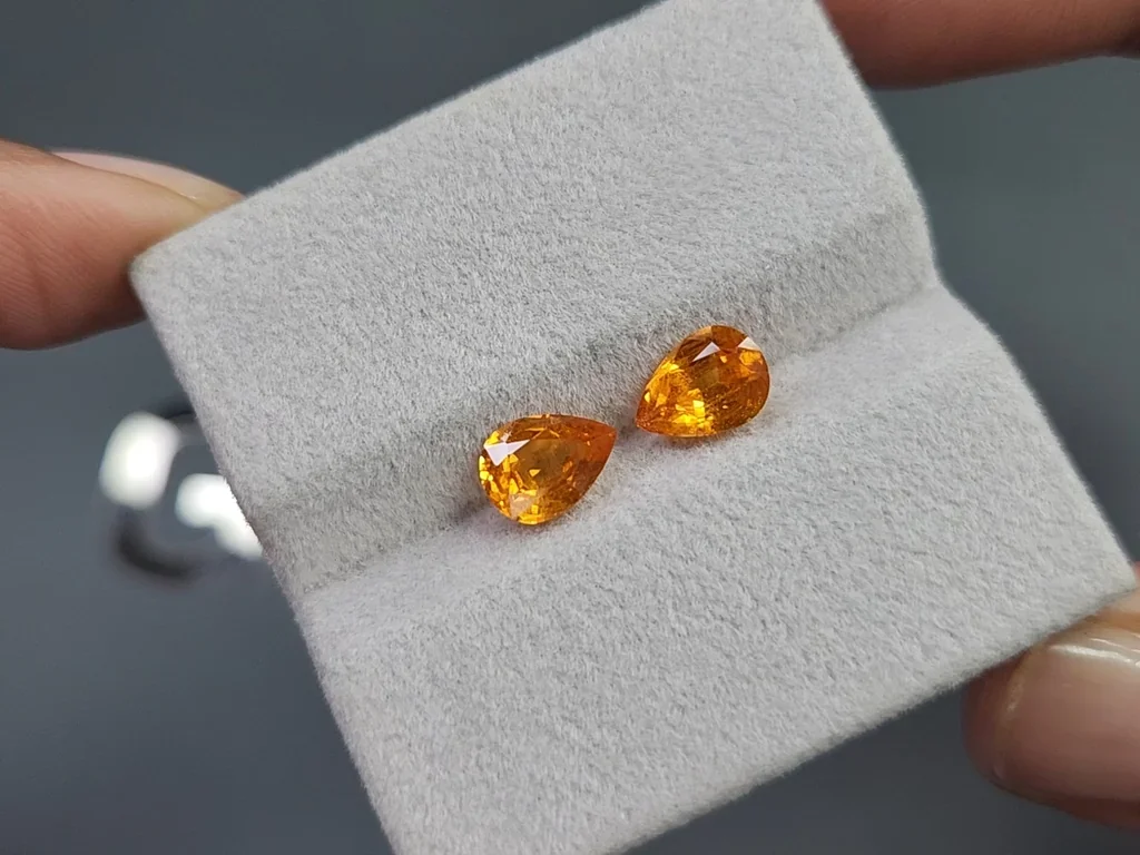 Pair of spessartines Fanta color pear cut 2.90 carats, Nigeria Image №4