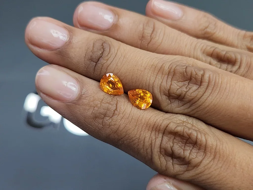 Pair of spessartines Fanta color pear cut 2.90 carats, Nigeria Image №2