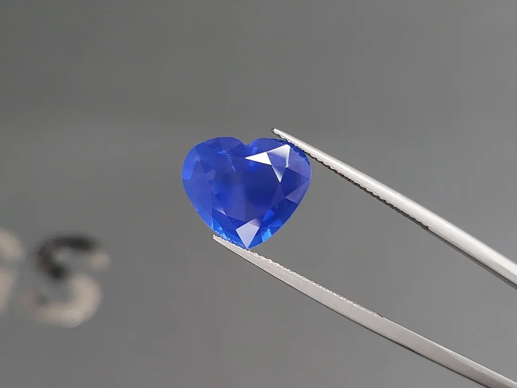 Blue sapphire Rutile Silk Effect heart shape 8.07carats, Sri Lanka Image №3