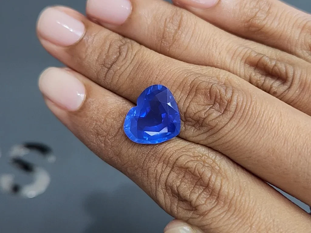 Blue sapphire Rutile Silk Effect heart shape 8.07carats, Sri Lanka Image №2