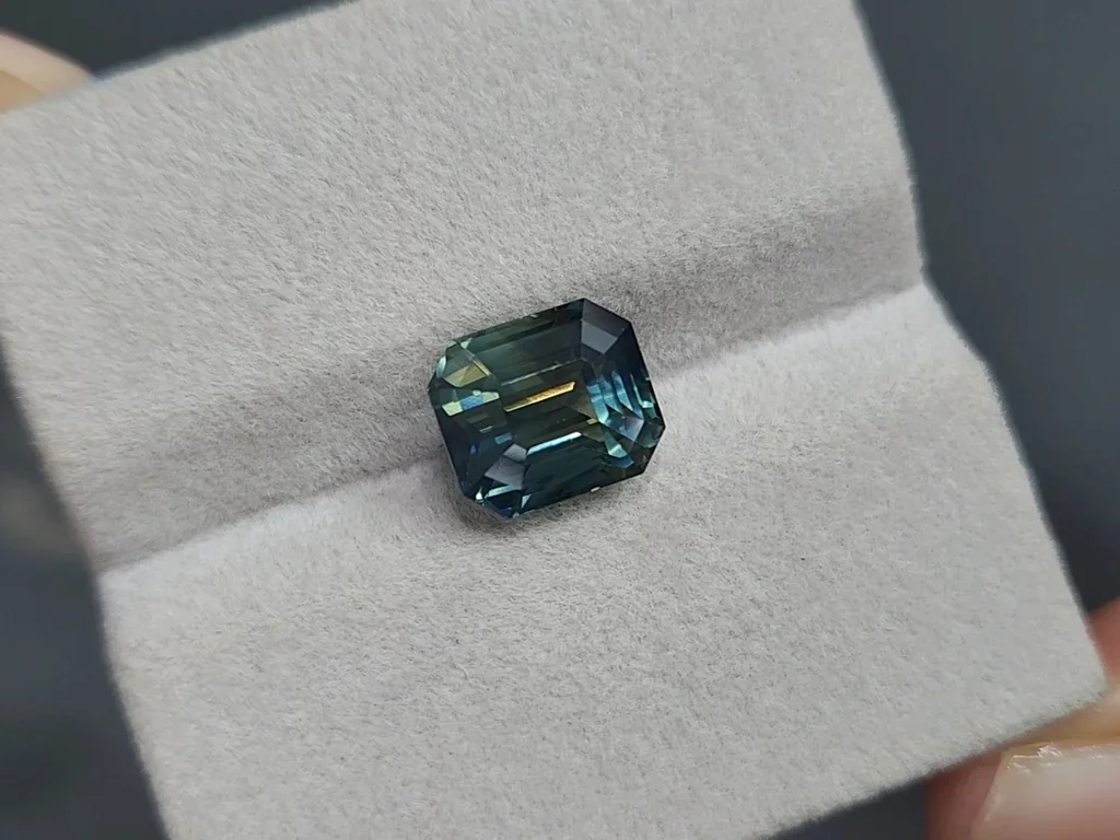 Teal sapphire octagon cut 5.94 carats, Madagascar Image №4