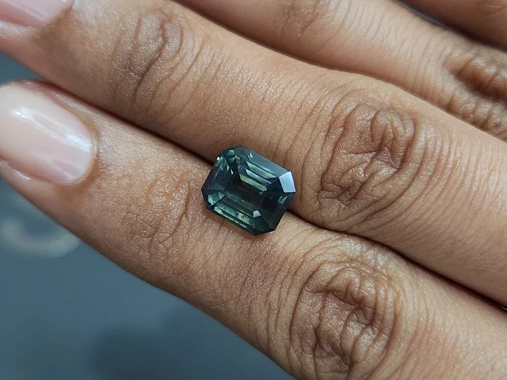 Teal sapphire octagon cut 5.94 carats, Madagascar Image №2