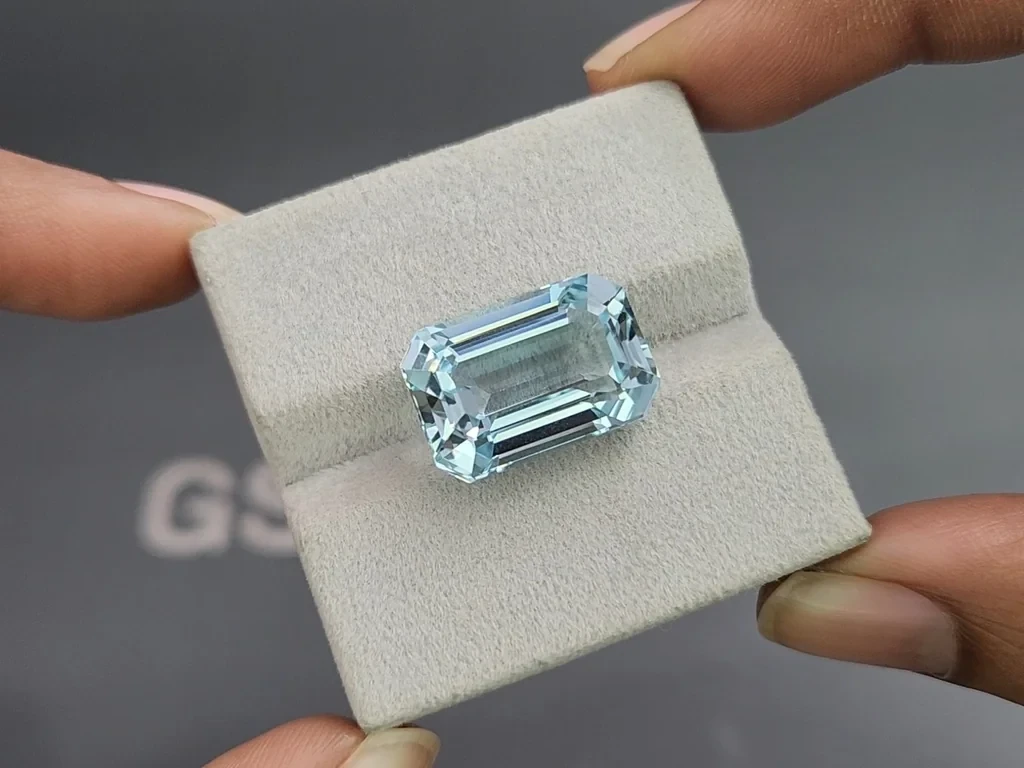 Large aquamarine octagon cut 15.57 carats, Madagascar  Image №4