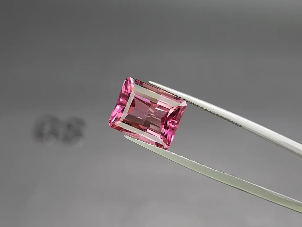 Pink tourmaline radiant cut 8.40 carats, Congo  Image №3