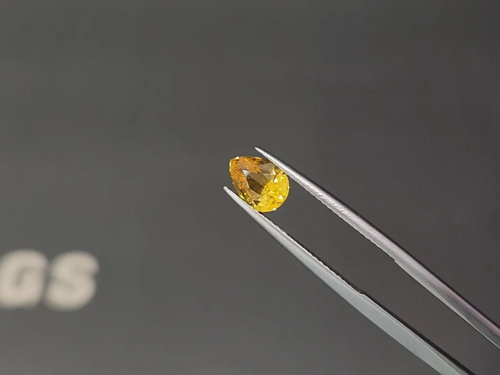 Sapphire Vivid Yellow pear shaped 1.60 carats, Sri Lanka Image №3