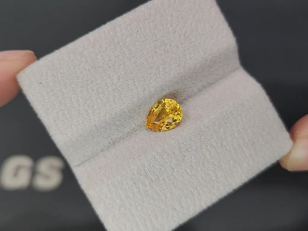 Sapphire Vivid Yellow pear shaped 1.60 carats, Sri Lanka Image №4